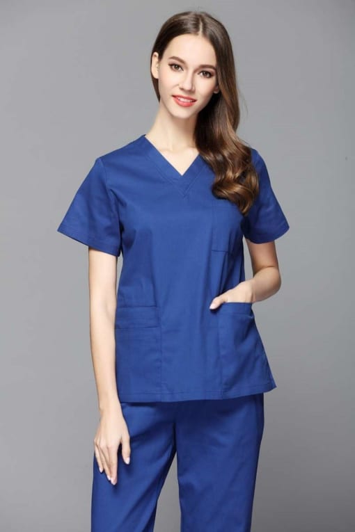 may quần áo đồng phục y tá